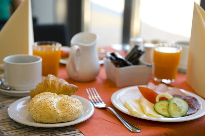 Imagen general del Hotel Expo Tower by Mellow Mood Hotels. Foto 11