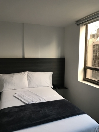 Imagen de la habitación del Hotel Express 53. Foto 7