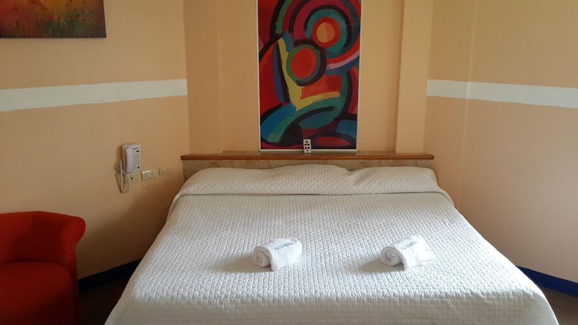 Imagen de la habitación del Hotel Express Alejandr&iacute;a. Foto 12