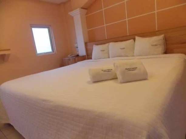 Imagen de la habitación del Hotel Express Alejandr&iacute;a. Foto 16