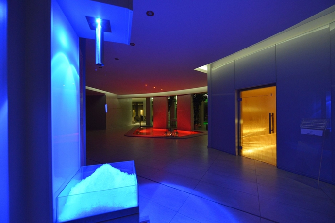 Imagen de la piscina del Hotel Express Aosta East. Foto 16