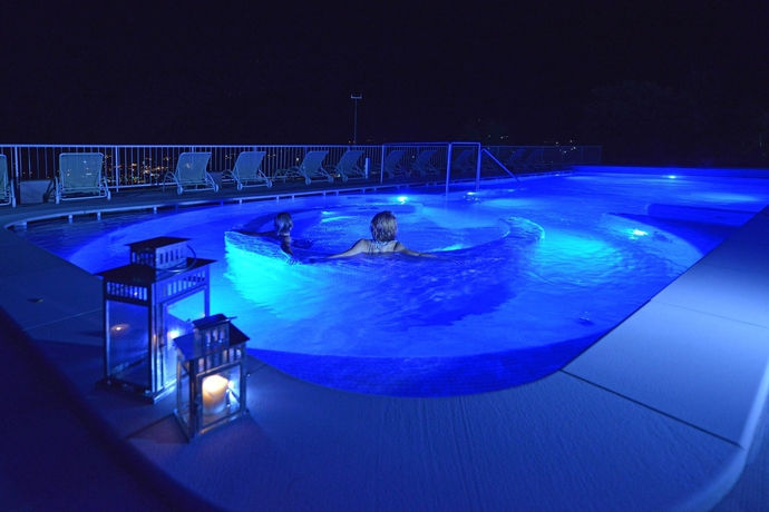 Imagen de los exteriores del Hotel Express Aosta East. Foto 14