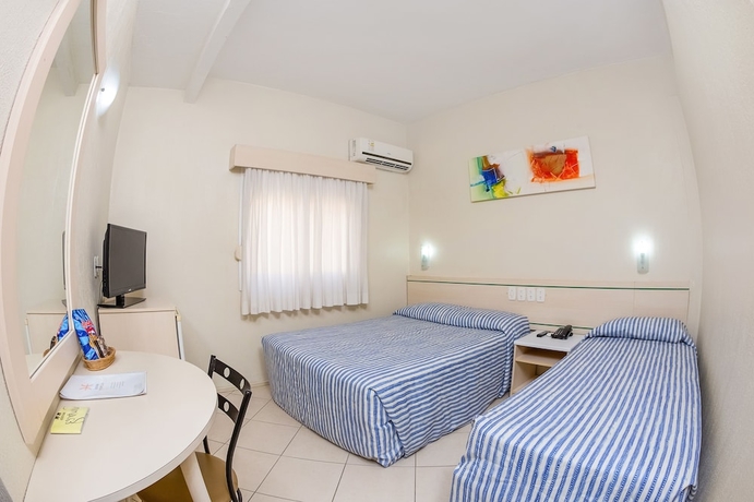 Imagen de la habitación del Hotel Express Canoas. Foto 9