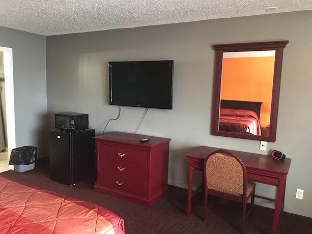 Imagen de la habitación del Hotel Express Inn - Bay City. Foto 5