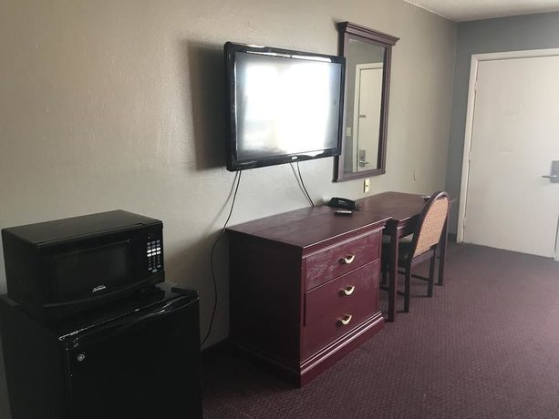 Imagen de la habitación del Hotel Express Inn - Bay City. Foto 7