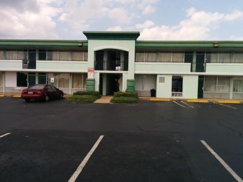Imagen general del Hotel Express Inn East. Foto 3