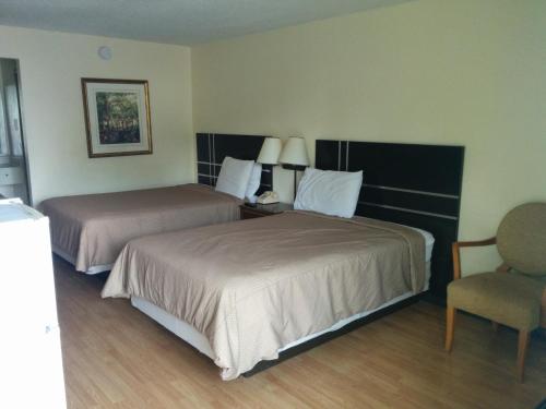 Imagen de la habitación del Hotel Express Inn East. Foto 6