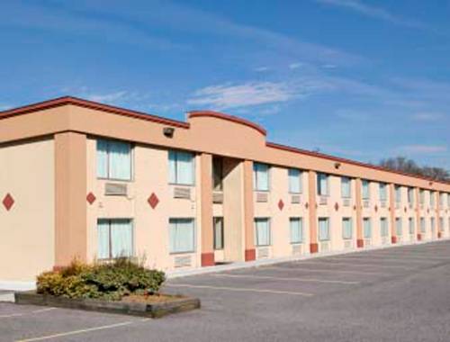 Imagen general del Hotel Express Inn Harrisburg South New Cumberland. Foto 1