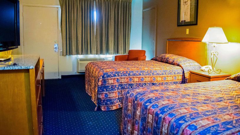 Imagen de la habitación del Hotel Express Inn Newport News. Foto 11