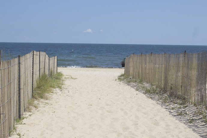 Imagen de los exteriores del Hotel Express Inn, Norfolk. Foto 13