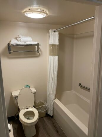 Imagen general del Hotel Express Inn -Rahway. Foto 3
