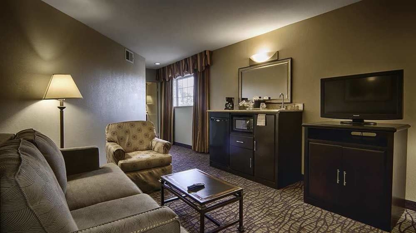 Imagen de los interiores del Hotel Express Inn, Santa Ana. Foto 14