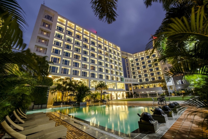 Imagen general del Hotel Express Inn The Business Luxury. Foto 1
