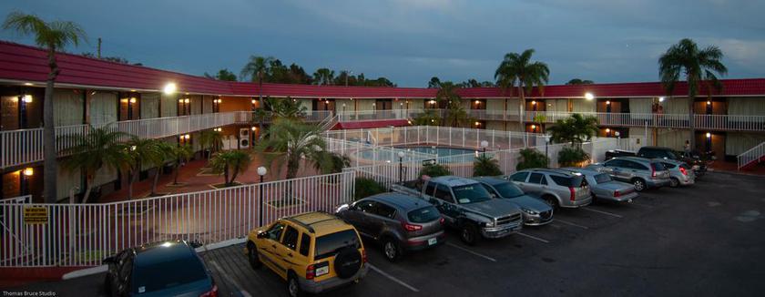 Imagen general del Hotel Express Inn & Suites Clearwater. Foto 1
