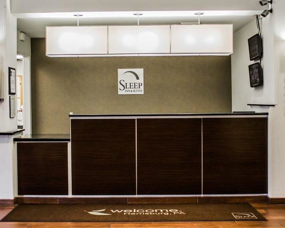 Imagen de los interiores del Hotel Express Inn & Suites. Foto 17