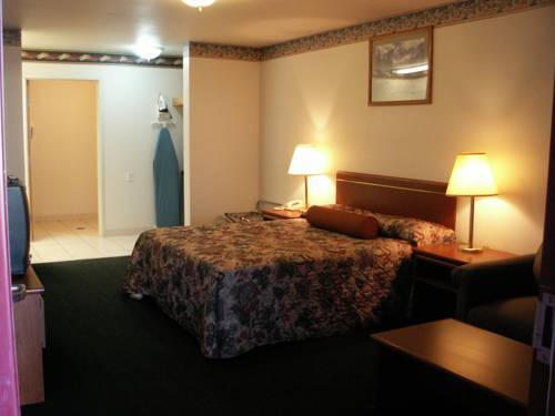 Imagen de la habitación del Hotel Express Inn and Suites, Eugene. Foto 6