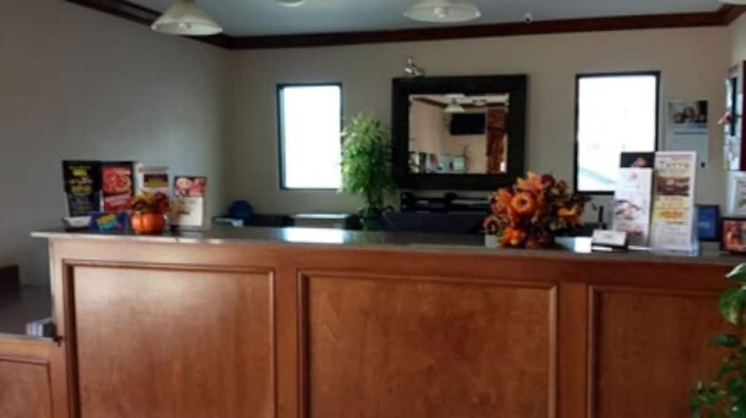 Imagen de los interiores del Hotel Express Inn and Suites. Foto 20