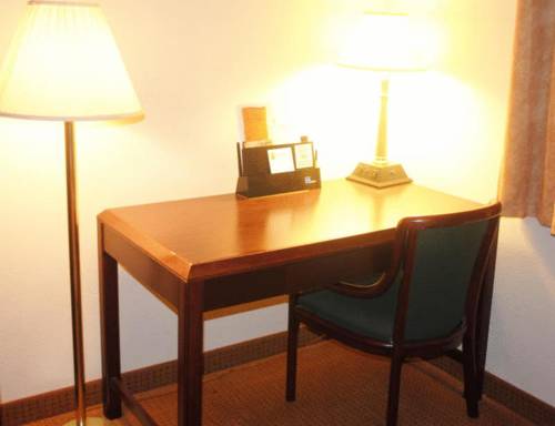 Imagen de la habitación del Hotel Express Inn and Suites San Antonio Seaworld Medical Center. Foto 3