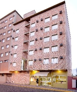 Imagen del bar/restaurante del Hotel Express S&atilde;o Leopoldo. Foto 2