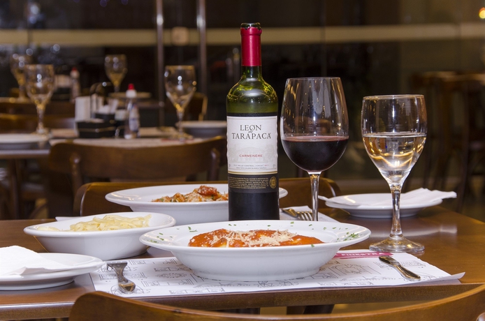 Imagen del bar/restaurante del Hotel Express Vieiralves. Foto 7