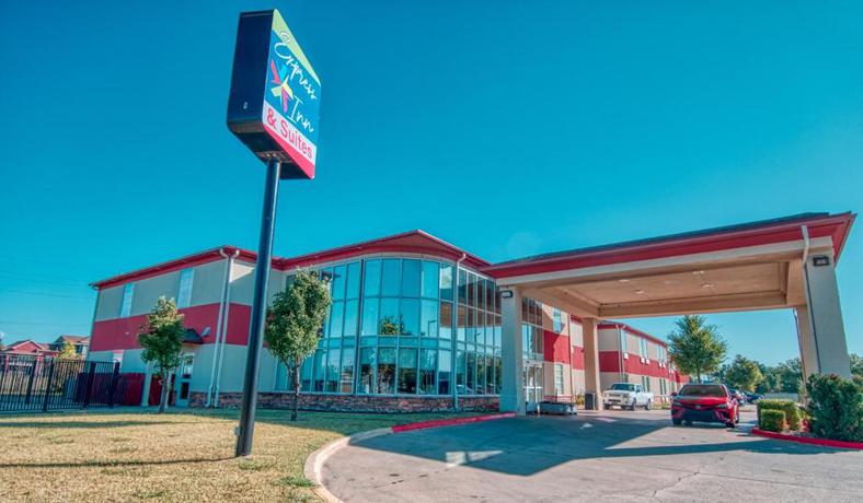 Imagen general del Hotel Express inn & Suites - Norman. Foto 5