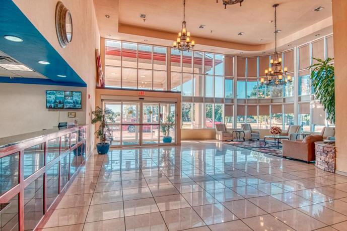 Imagen general del Hotel Express inn & Suites - Norman. Foto 2