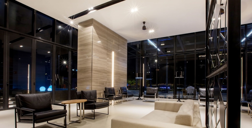Imagen de los interiores del Hotel Expressionz Professional Suites by KL Suites. Foto 19
