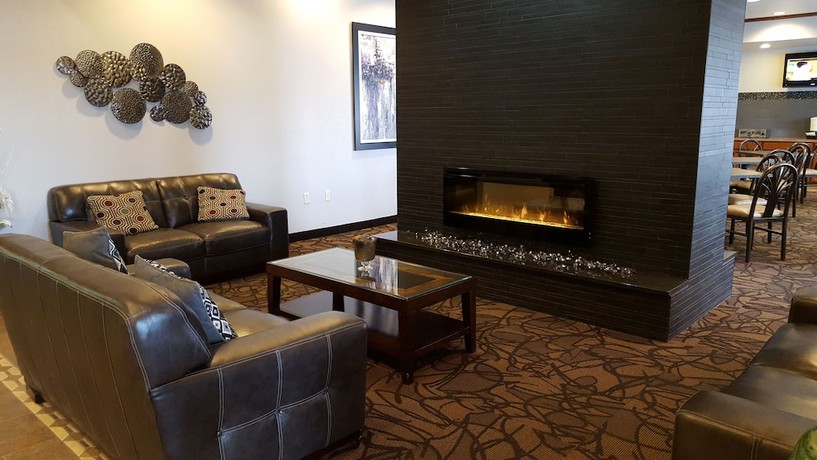 Imagen de los interiores del Hotel Expressway Suites Fargo. Foto 15