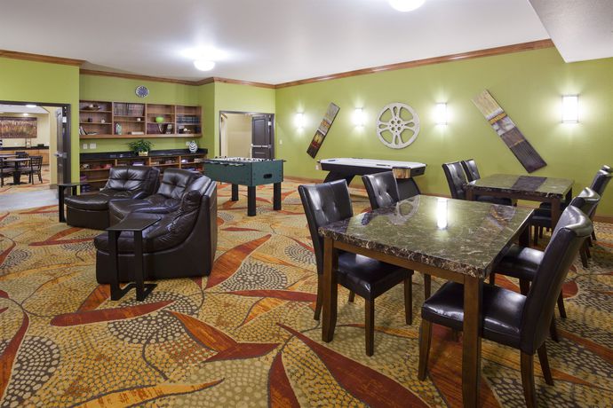 Imagen de los interiores del Hotel Expressway Suites Of Grand Forks. Foto 12
