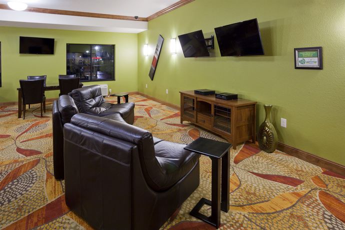 Imagen de los interiores del Hotel Expressway Suites Of Grand Forks. Foto 13