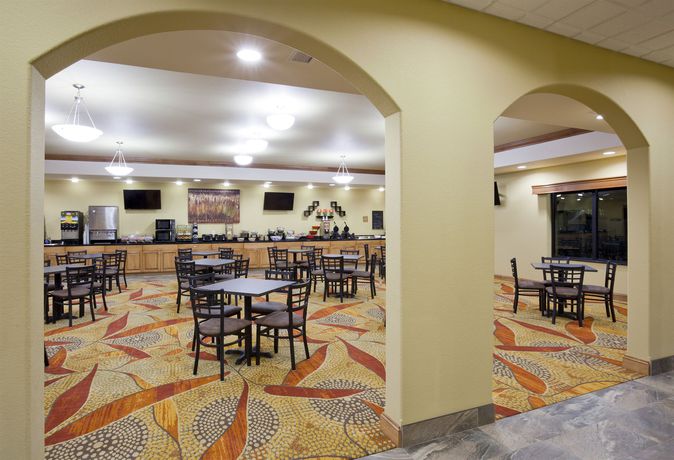 Imagen de los interiores del Hotel Expressway Suites Of Grand Forks. Foto 15