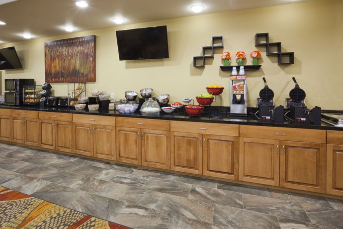 Imagen de los interiores del Hotel Expressway Suites Of Grand Forks. Foto 16