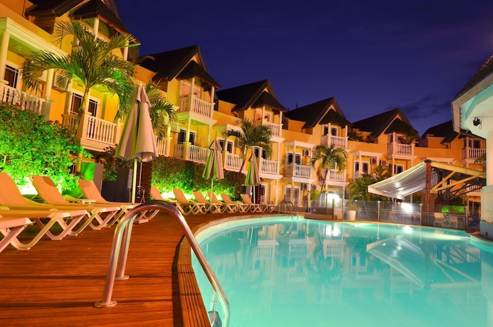 Imagen de la piscina del Hotel Exsel Ermitage. Foto 17