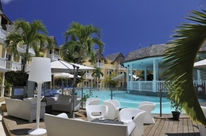 Imagen de la piscina del Hotel Exsel Ermitage. Foto 19
