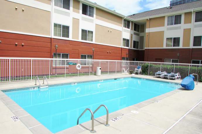 Imagen de la piscina del Hotel Extended Stay America Select Suites Atlanta Perimeter Peacht. Foto 20