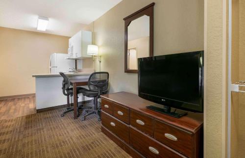 Imagen de la habitación del Hotel Extended Stay America Select Suites - Gainesville - I-75. Foto 12