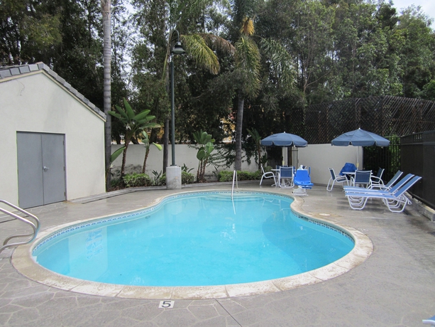 Imagen de la piscina del Hotel Extended Stay America Suites Orange County Anaheim Conv Ctr. Foto 11