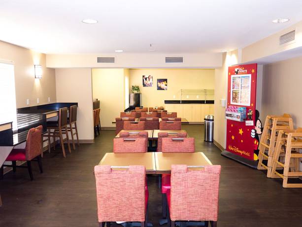 Imagen del bar/restaurante del Hotel Extended Stay America Suites Orlando Conv Ctr Universal Blvd. Foto 3