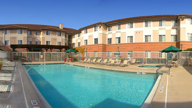 Imagen de la piscina del Hotel Extended Stay America Suites Orlando Lake Buena Vista. Foto 16
