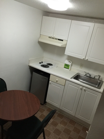 Imagen de la habitación del Hotel Extended Stay Studios. Foto 2