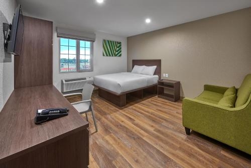 Imagen de la habitación del Hotel Extended Suites Celaya Galer&iacute;as. Foto 6