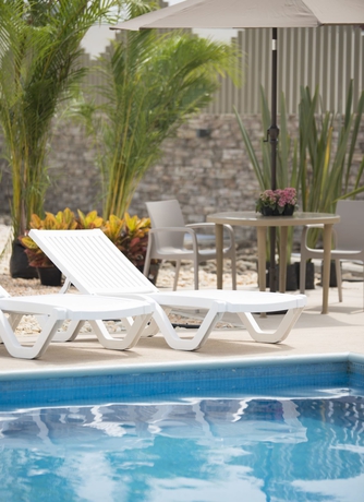 Imagen de la piscina del Hotel Extended Suites Tijuana Macroplaza. Foto 18