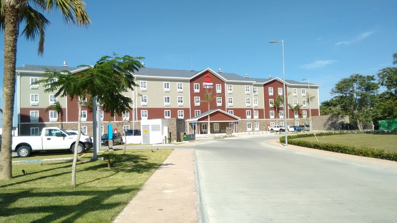 Imagen general del Hotel Extended Suites Tijuana Macroplaza. Foto 6