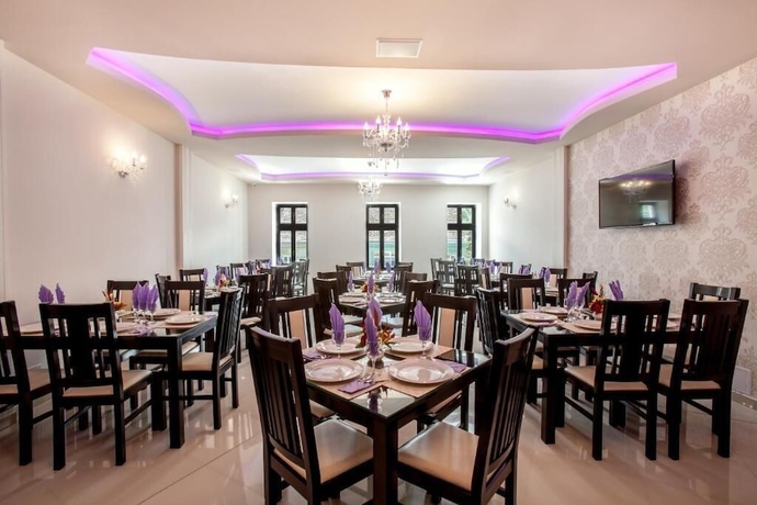 Imagen del bar/restaurante del Hotel Extravagance. Foto 3