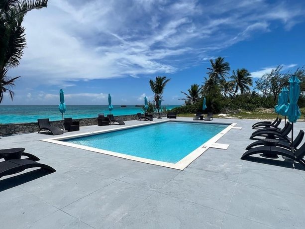 Imagen de la piscina del Hotel Exuma Palms Resort. Foto 6