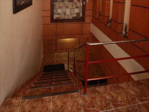 Imagen de los interiores del Hotel Ey Miners Suites Navarro. Foto 18