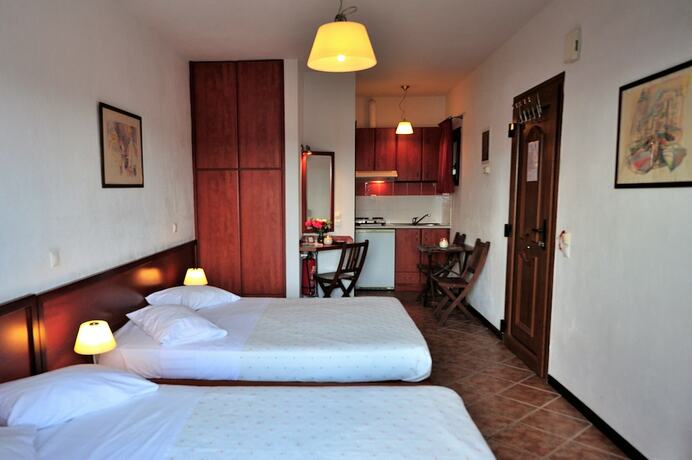 Imagen de la habitación del Hotel Eye Q Resort. Foto 15