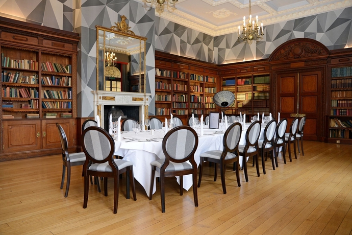 Imagen de los interiores del Hotel Eynsham Hall. Foto 8