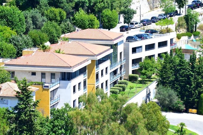 Imagen de los exteriores del Hotel Eza Vista. Foto 2