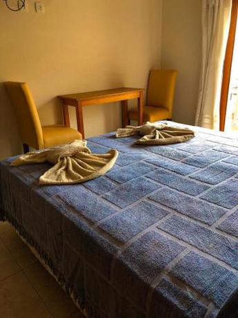 Imagen general del Hotel Ezpeleta. Foto 13